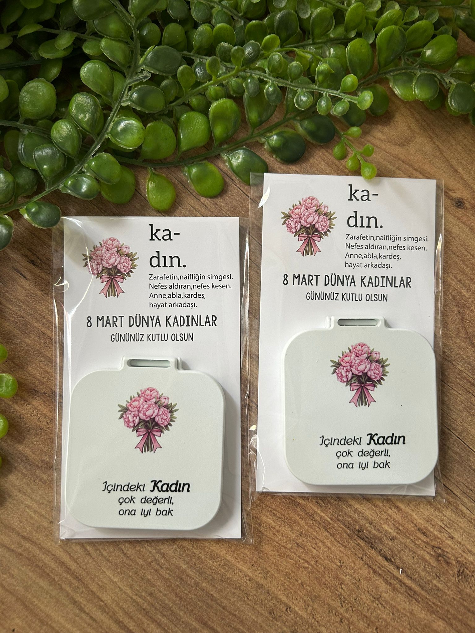 Kadınlar Günü  Temalı Kare  Ayna