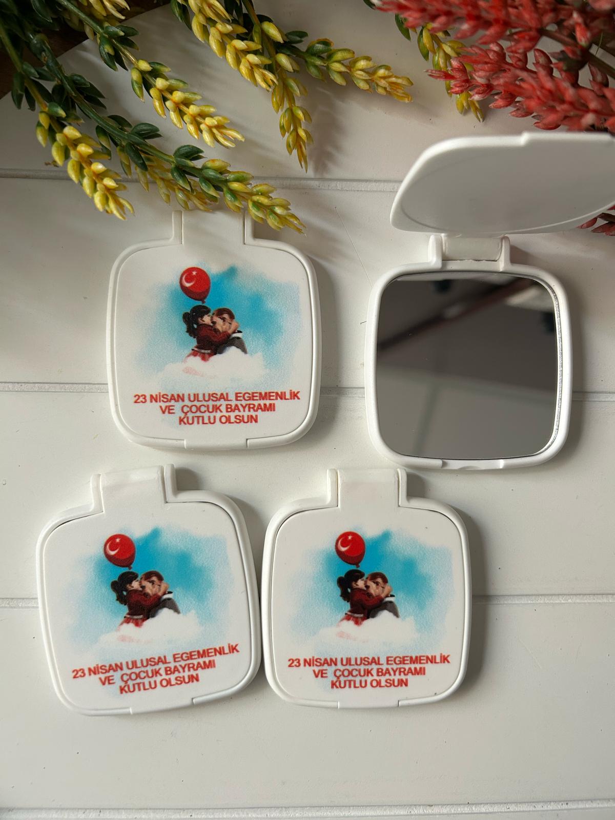 23 Nisan Temalı Kare Pleksi Ayna