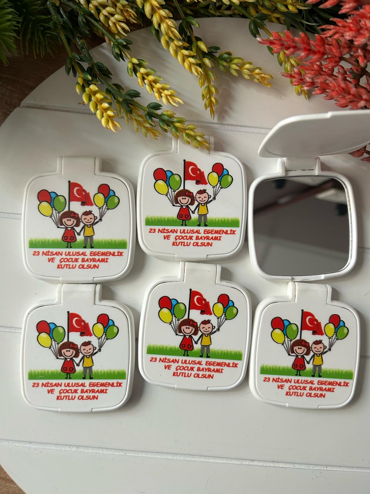23 Nisan Temalı Kare Pleksi Ayna