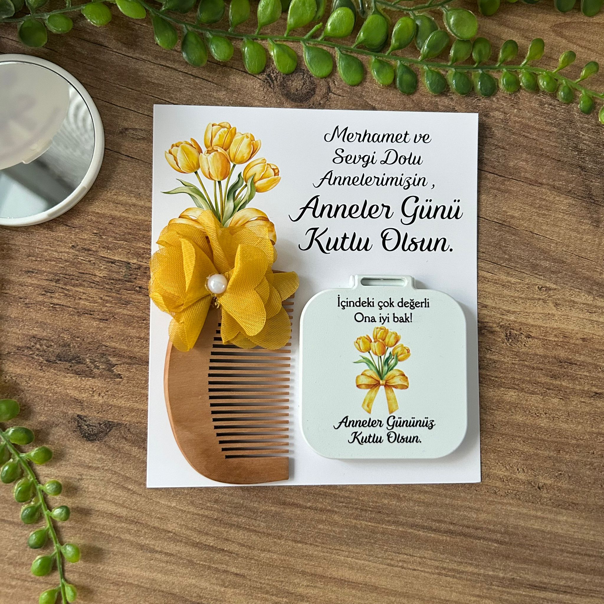 Anneler Günü Hediyelik Set - Ayna ve Ahşap Tarak