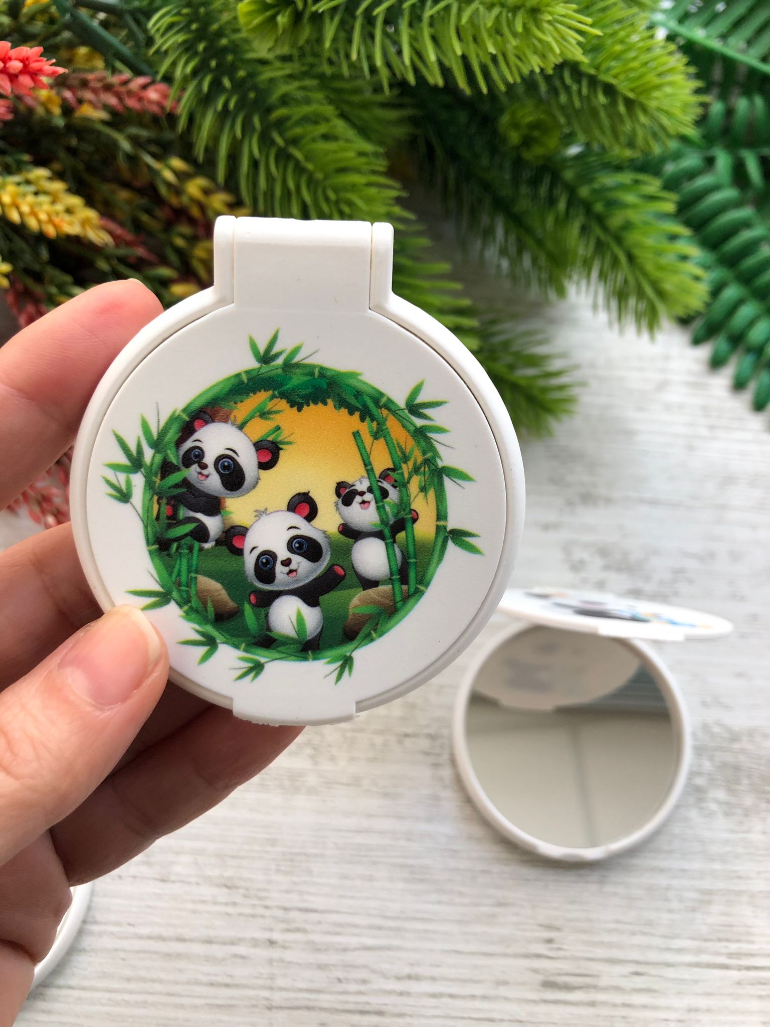 PANDA TEMALI YUVARLAK PLEKSİ AYNA