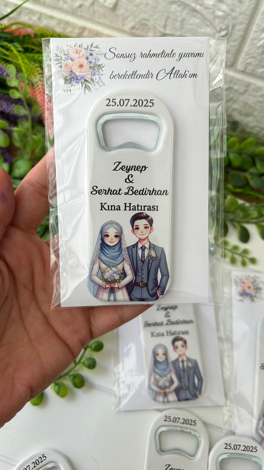 TSETTÜRLÜ GELİN VE DAMAT  UZUN AÇACAKLI MAGNET