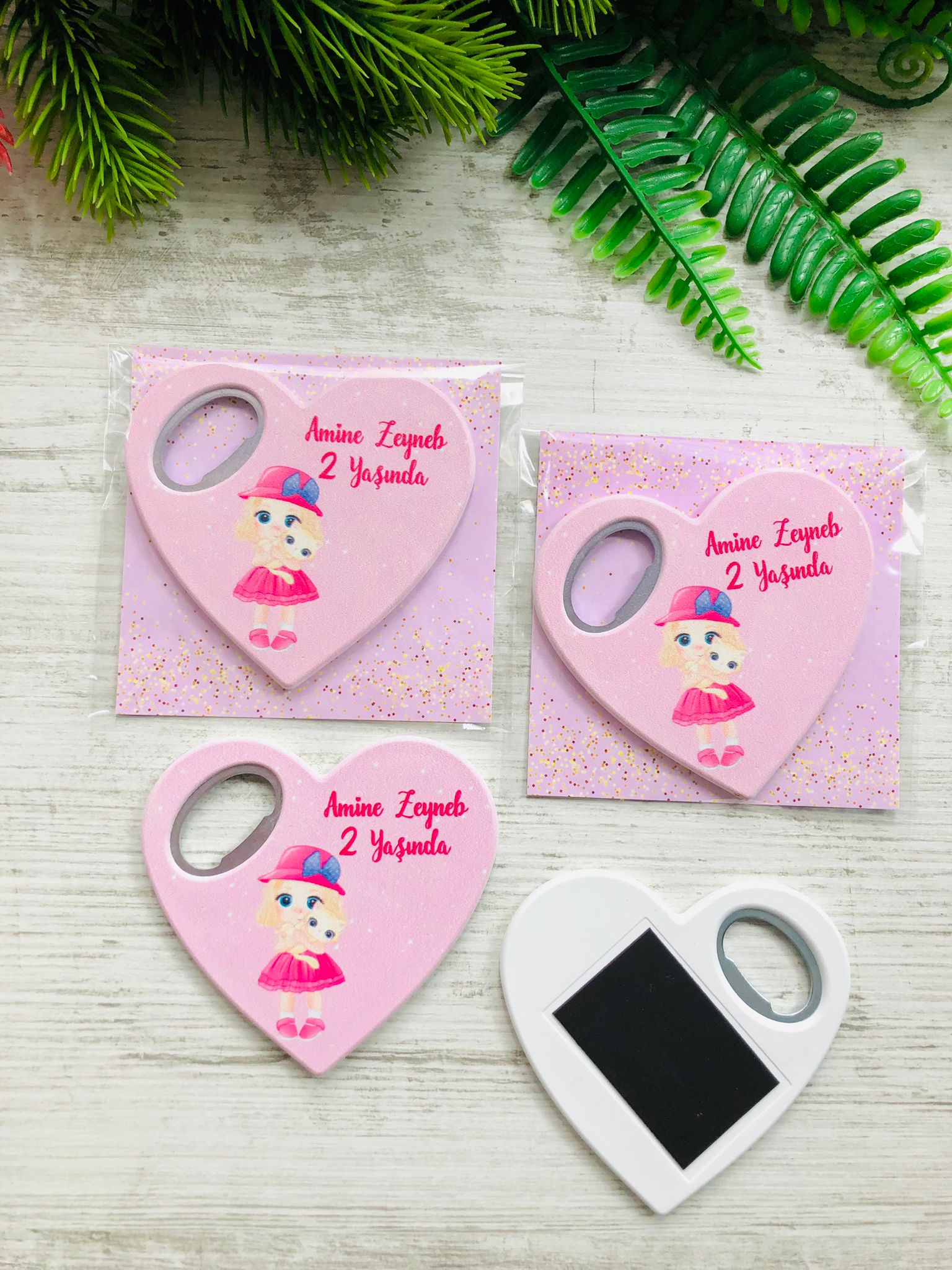 Şirin Kız Temalı Kalp Magnet