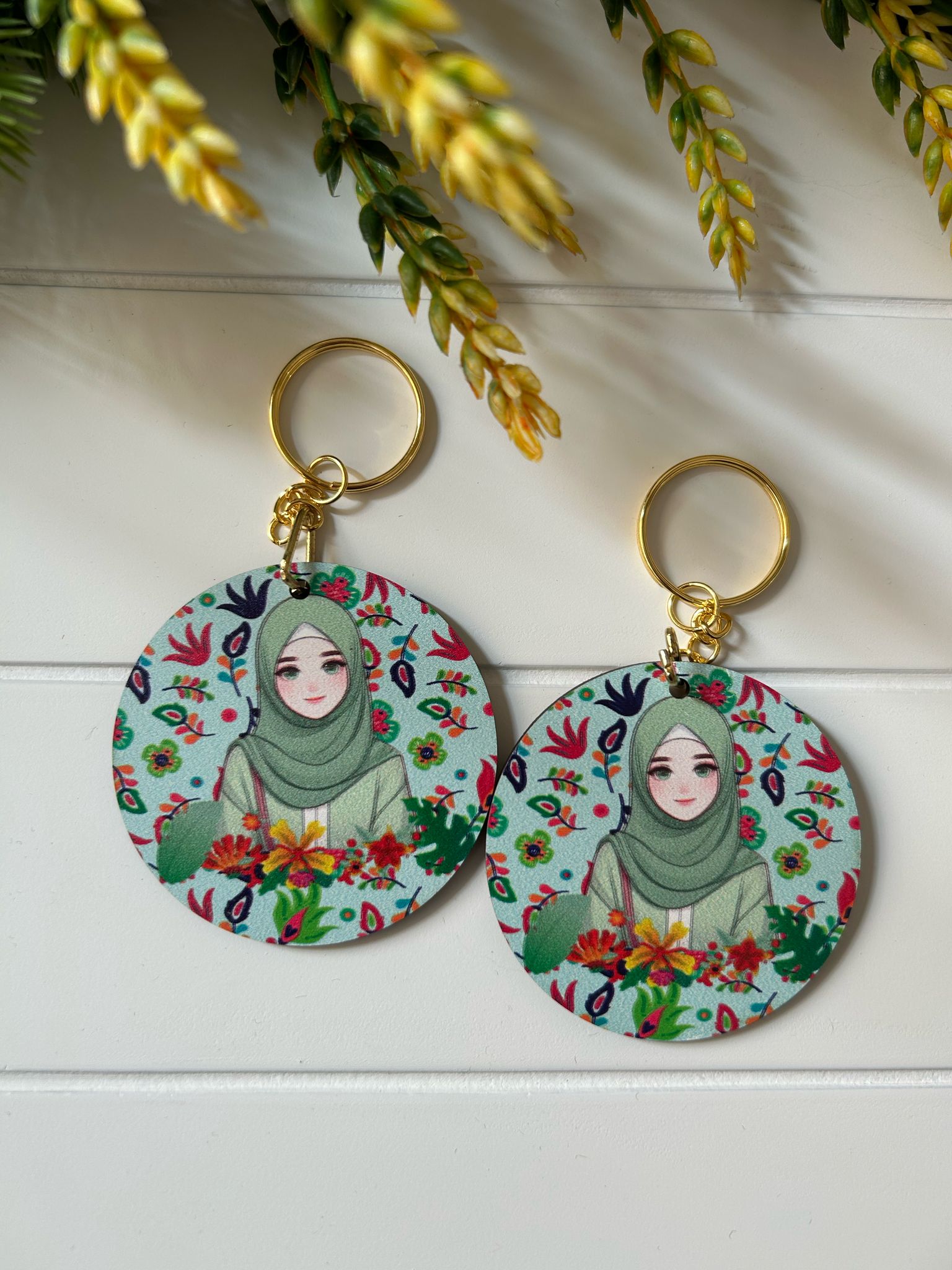 Tesettürlü Kız Pop Art  Temalı Ahşap Anahtarlık