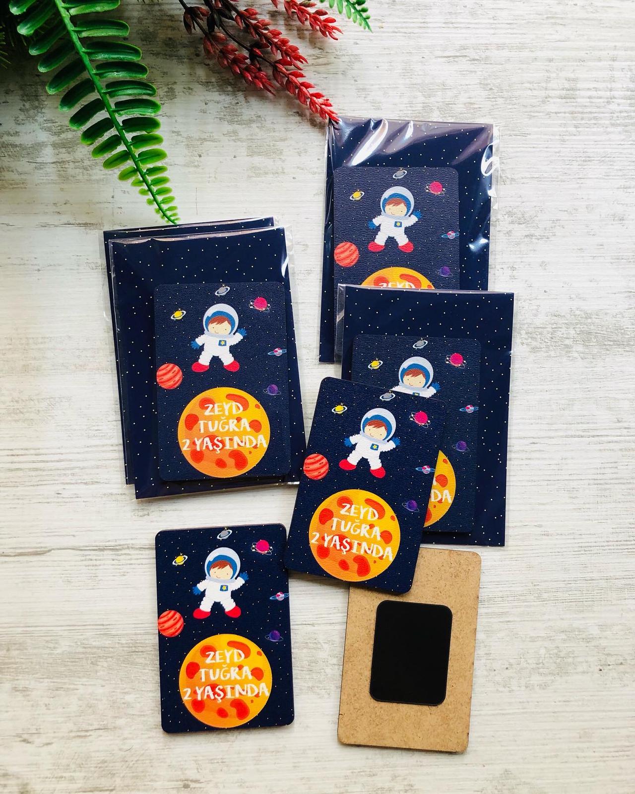 Uzay ve Astronot  3 mm Ahşap Magnet