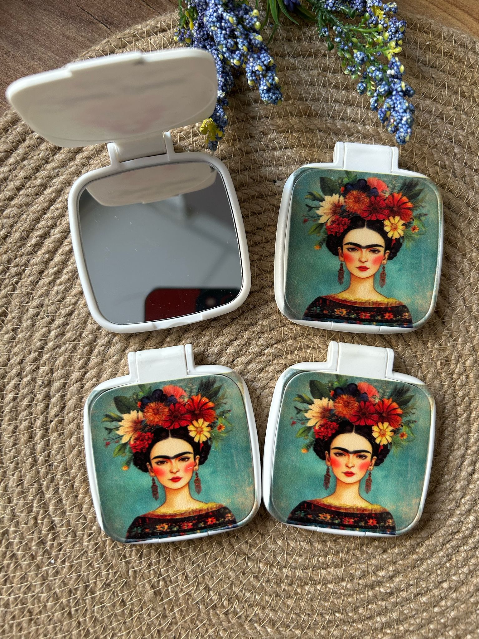 Frida-Anne-Kadın Temalı Kare Pleksi Ayna