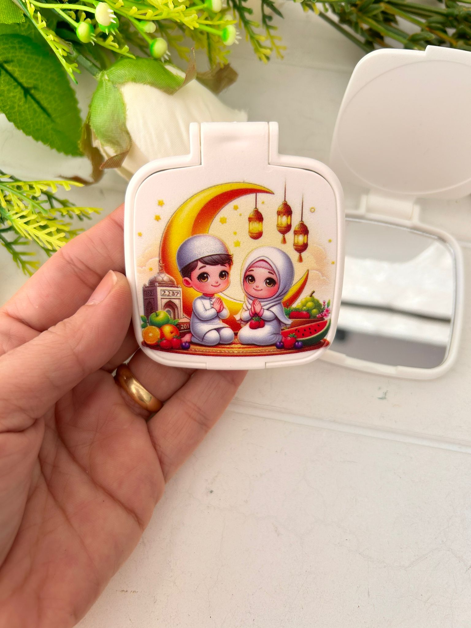 Kuran Okuyorum Temalı Kare Pleksi Ayna