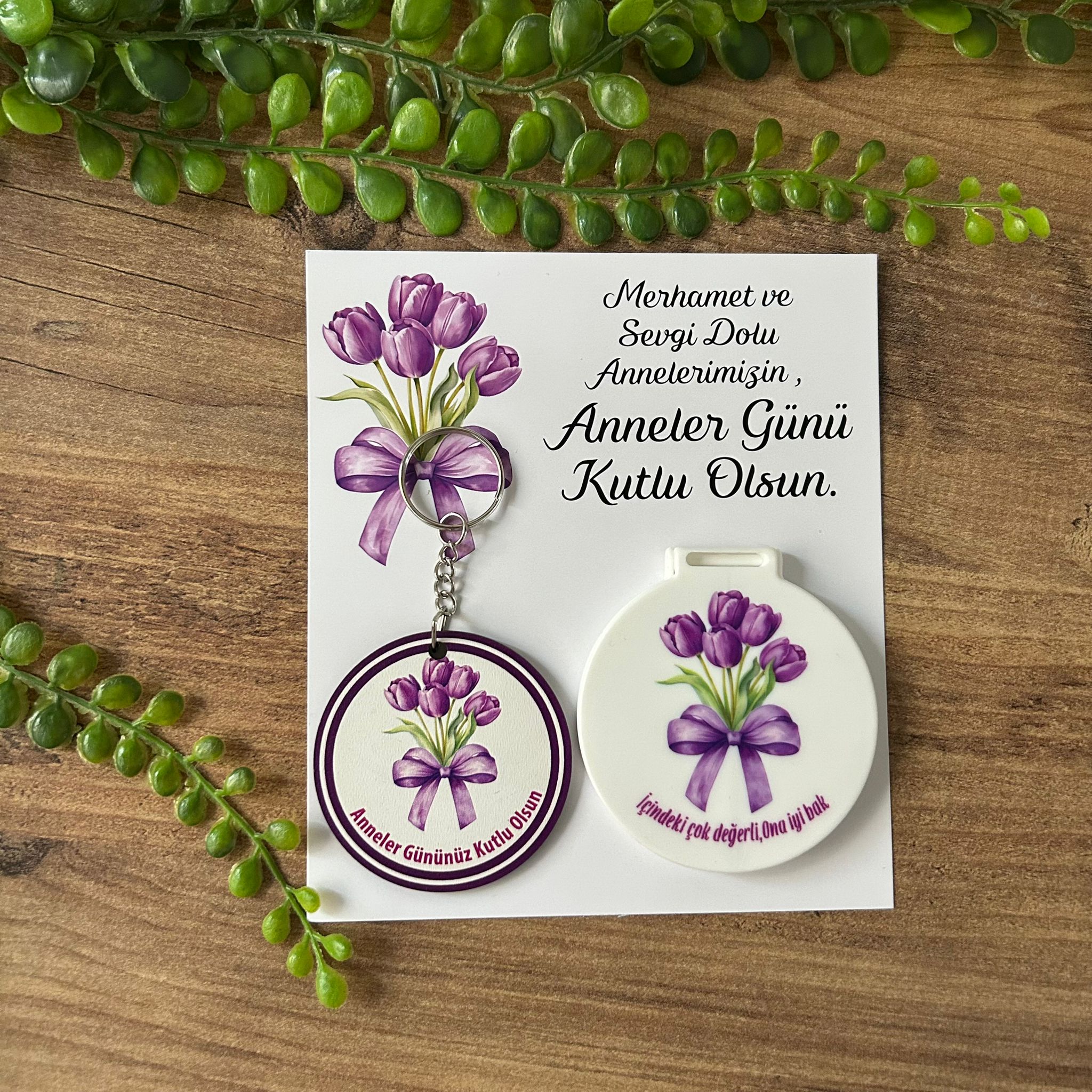 Anneye Özel Lale Desenli Anahtarlık+Ayna Set