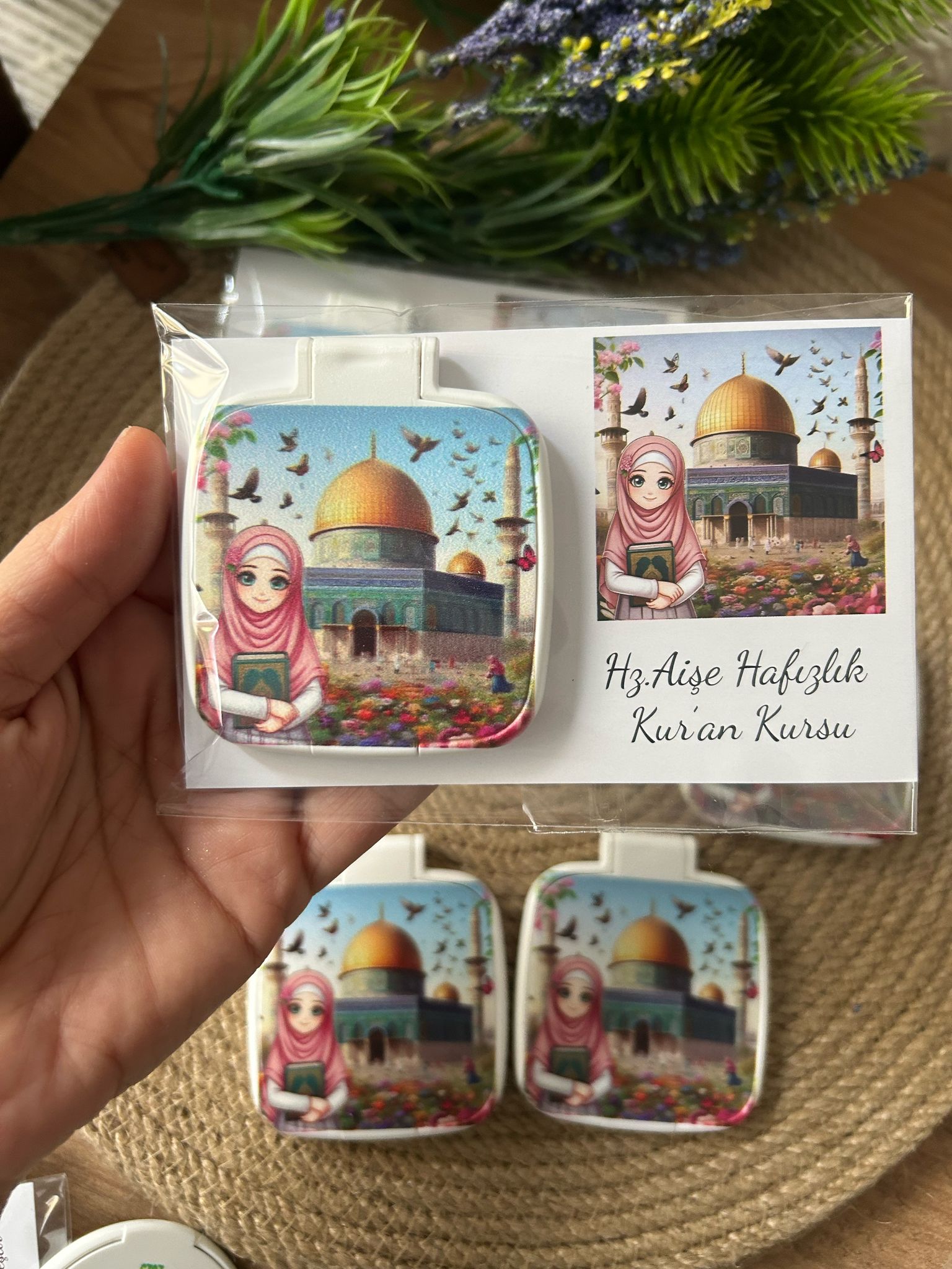 Kuran Okuyorum Temalı Kare Pleksi Ayna