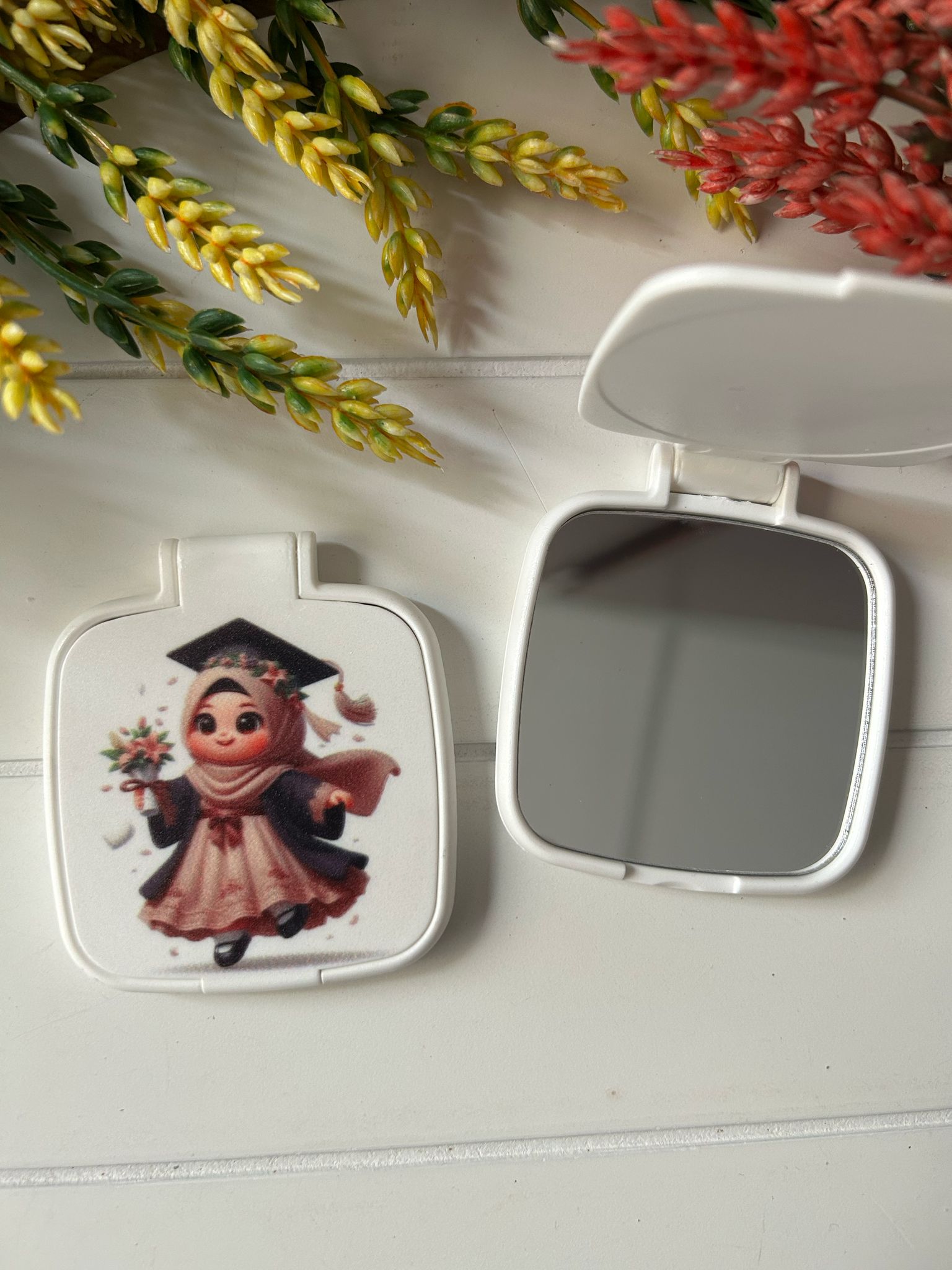 Mezuniyet Tesettürlü Kız -Kuran Okuyorum  Temalı Kare Pleksi Ayna