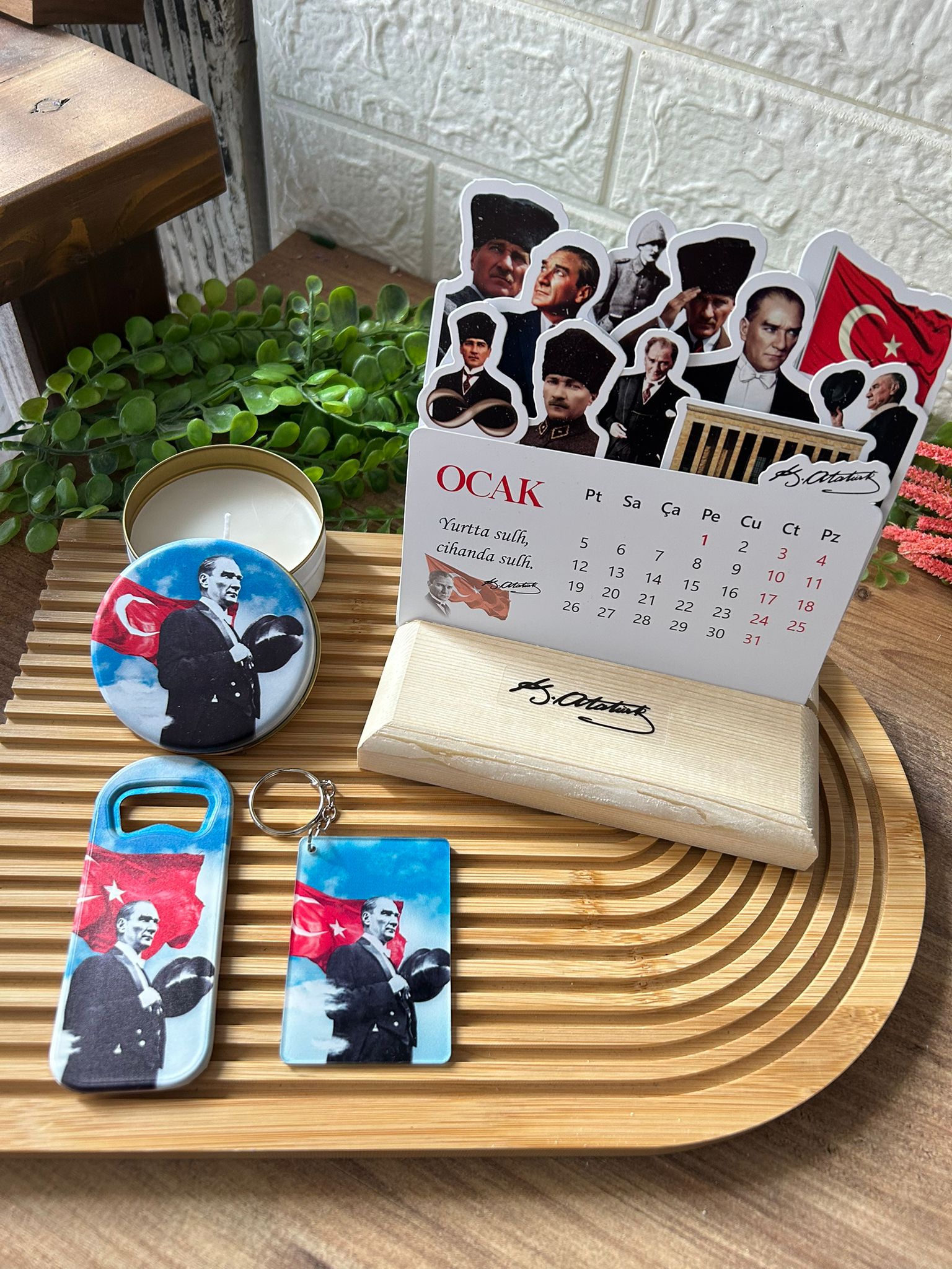 Atatürk Takvim Set ( Takvim+Mum+Anahtarlık+Magnet)