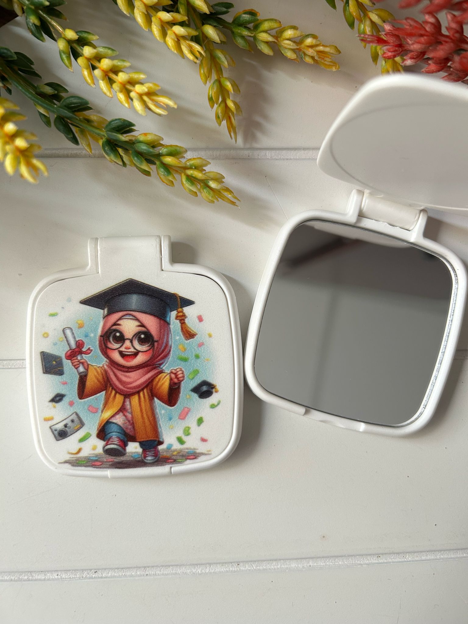 Tesettürlü Kız -Kuran Okuyorum  Temalı Kare Pleksi Ayna