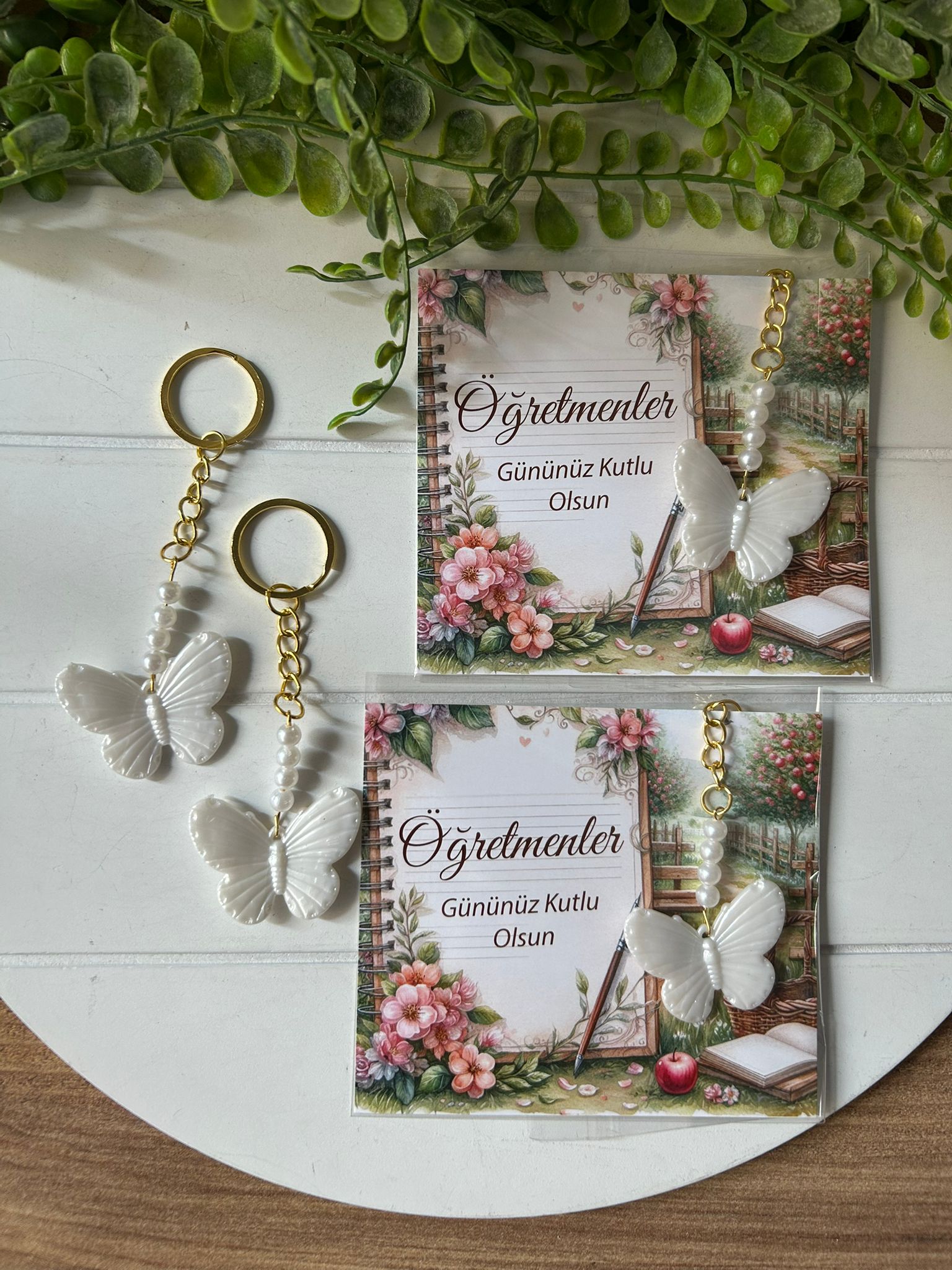 Kelebek  İnci Anahtarlık ( Öğretmen-Kına-Nikah-Düğün için Konsept Yapılabilir )