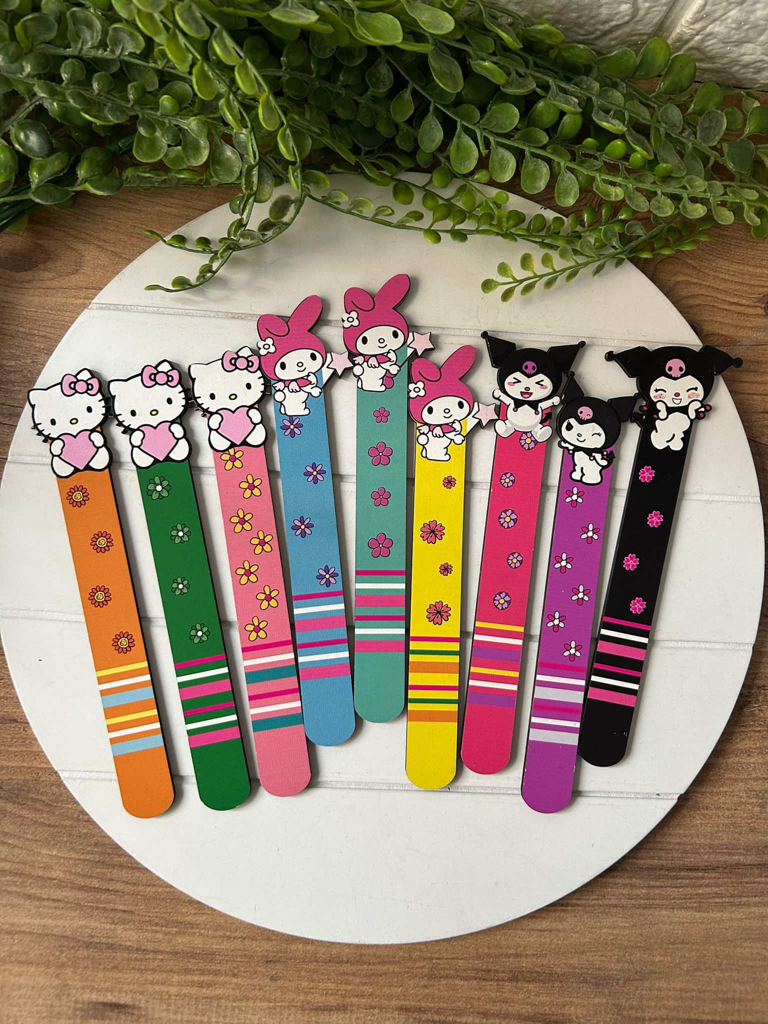 Ahşap Kitap AyraçlarıKuromi My Melody Hello Kitty Temalı-Karışık Yollanır