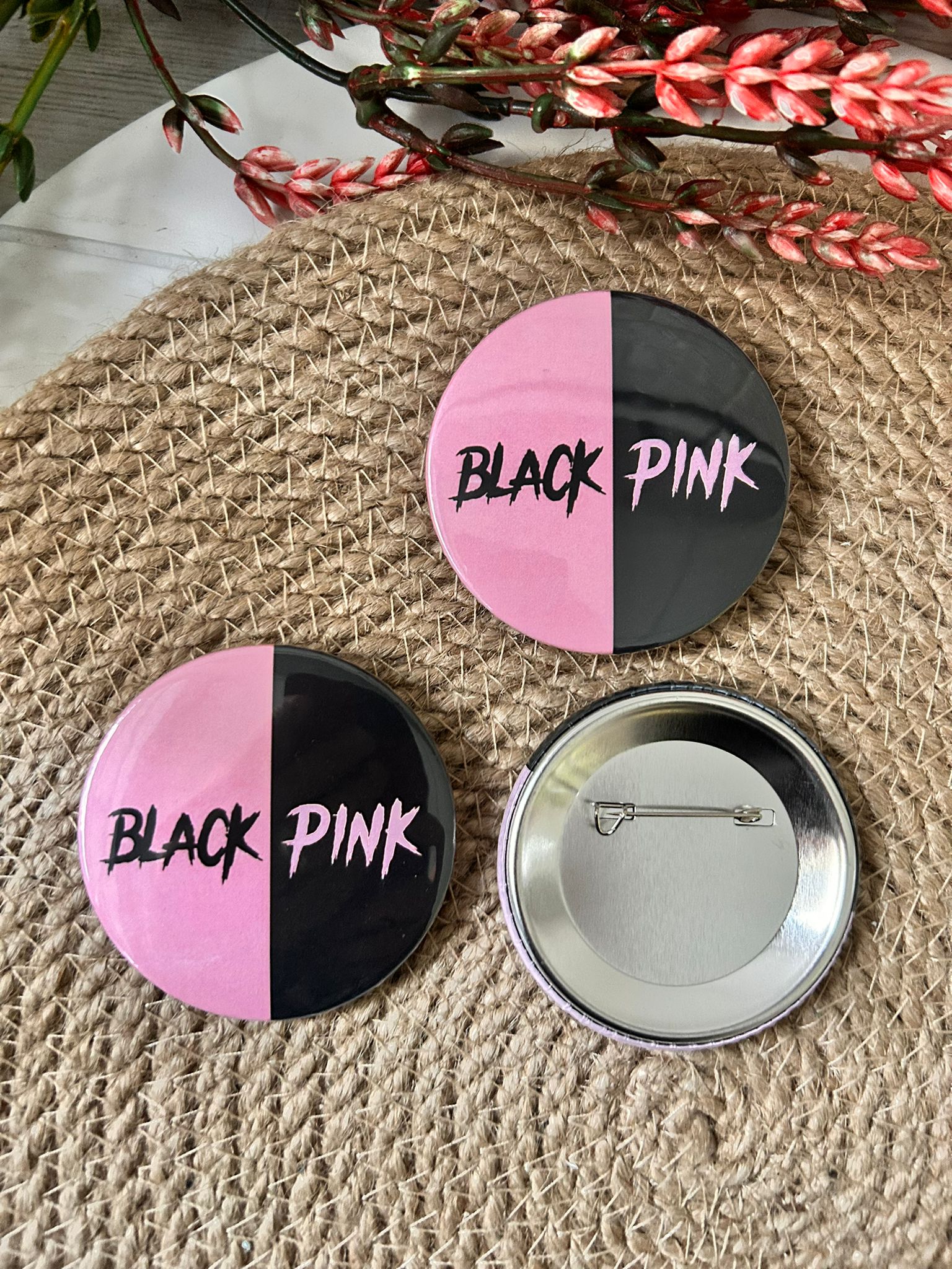 BLACK PİNK TEMALI  İĞNELİ ROZET