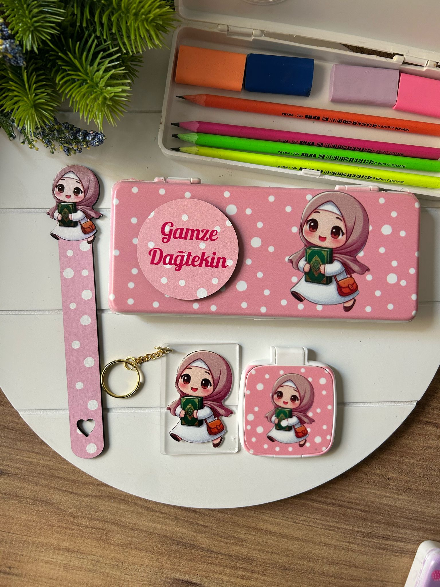 KIZ-KUR'AN OKUYORUM KALEMLİK SET