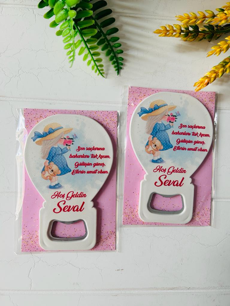 Şapkalı Şirin Kız Temalı Balon Magnet