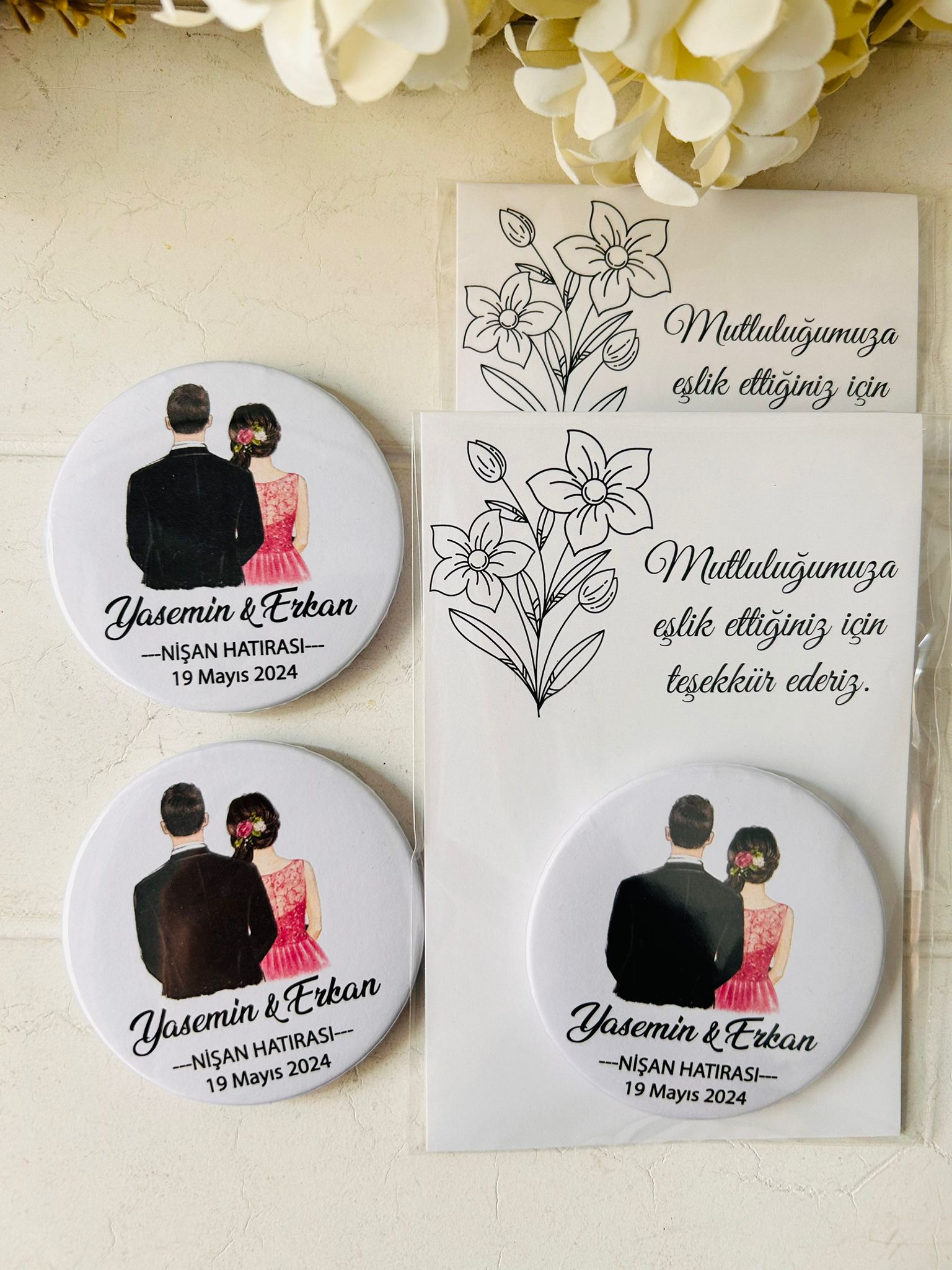 Gelin ve Damat  -Nişan Temalı Buton  Açacaklı Magnet