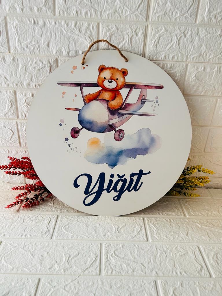 38 cm Ahşap Kapı Süsü-Pilot AyıcıkTemalı