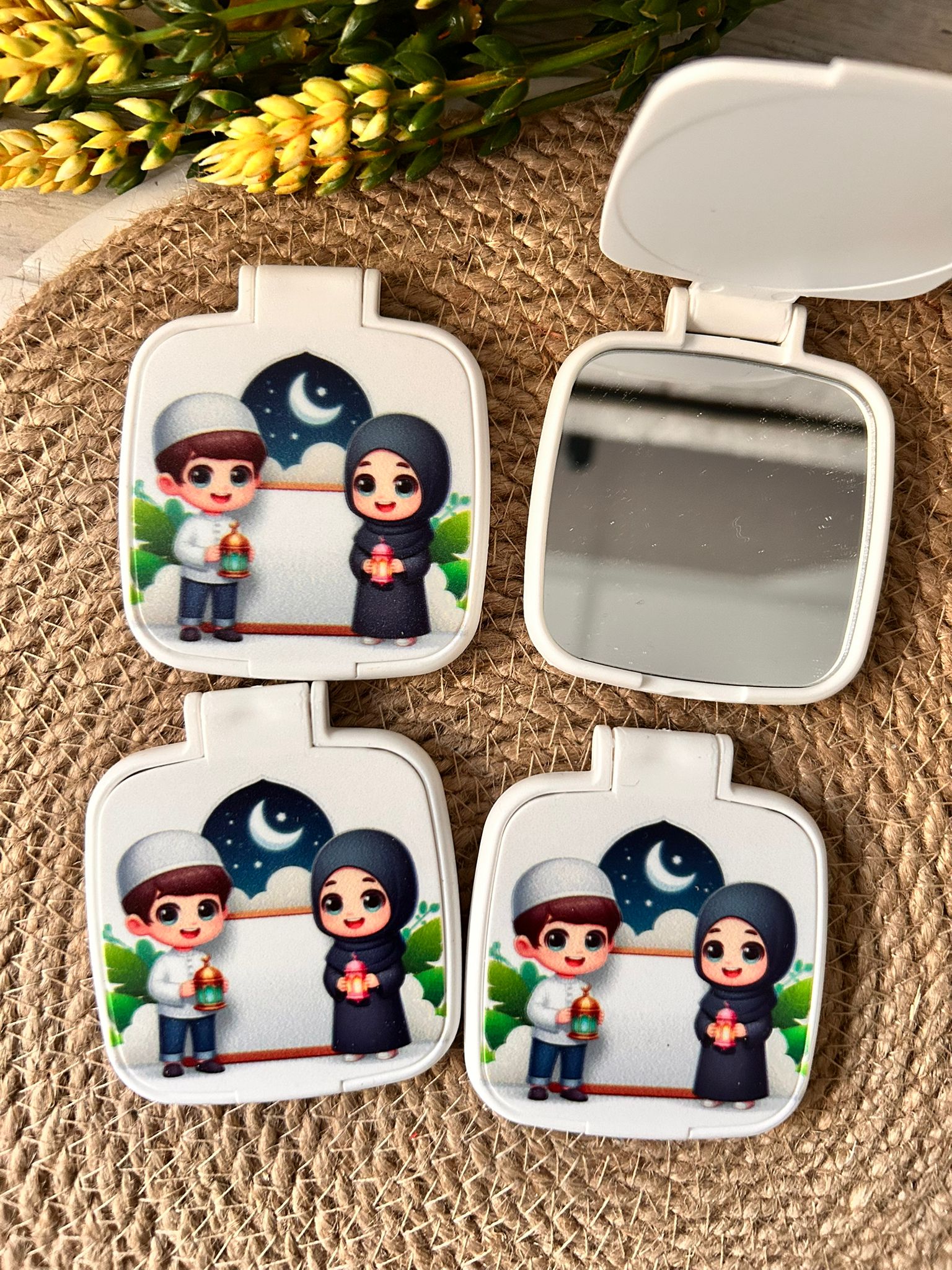Kuran Okuyorum Temalı Kare Pleksi Ayna