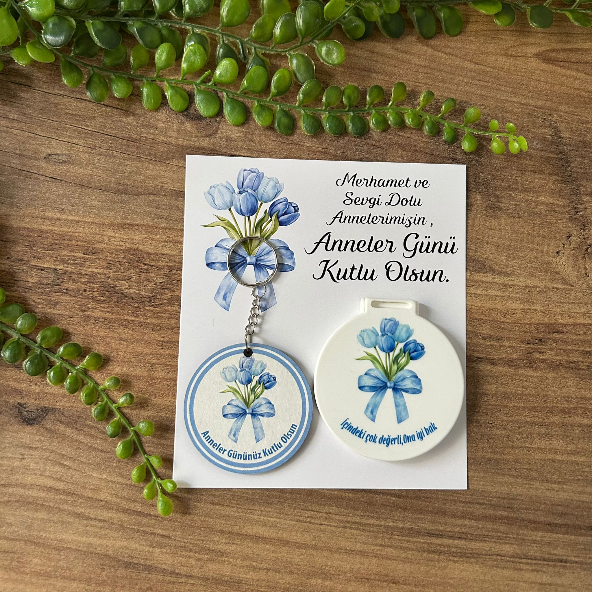 Anneye Özel Lale Desenli Anahtarlık+Ayna Set