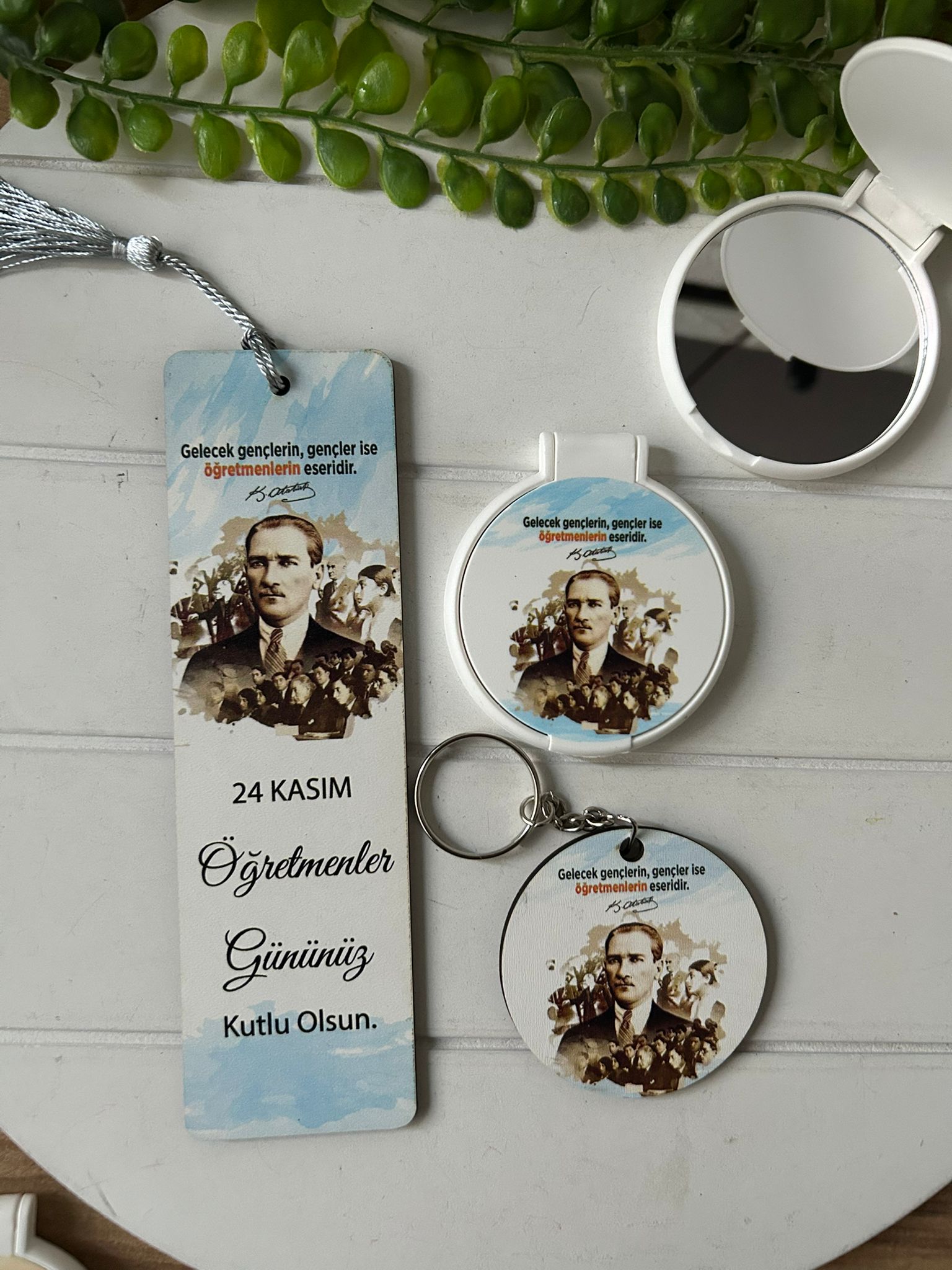 3'lü Öğretmenler Günü Set ( Ayna+Ayraç+Anahtarlık )