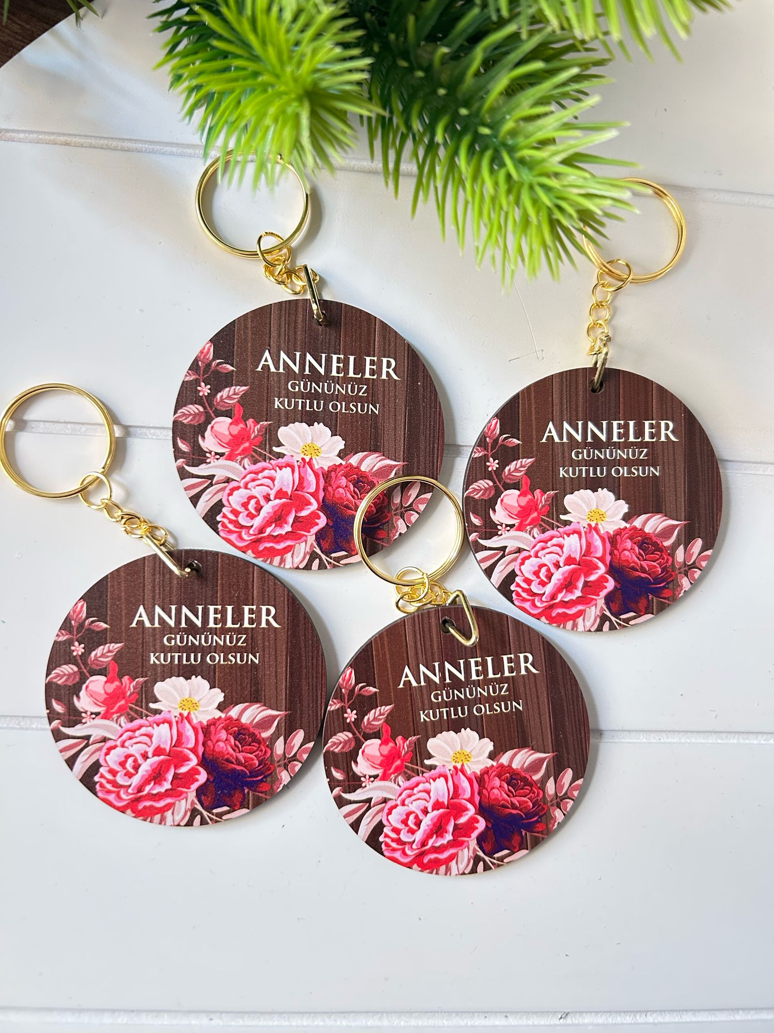 Anneler Günü-Kadınlar Günü  Ahşap Anahtarlık