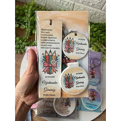 3'l� ��retmenler G�n� Set ( Ayna+Ayra�+Anahtarl�k )