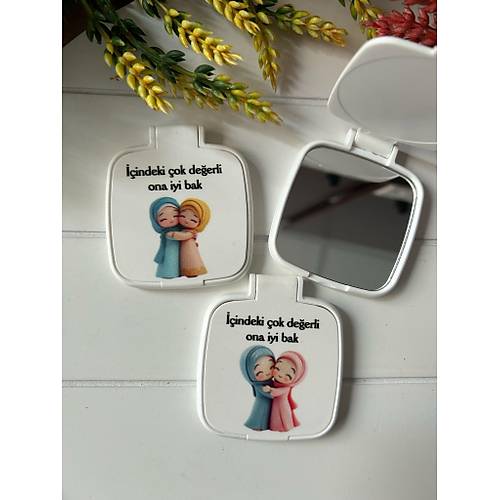 Kuran Okuyorum -Tesett�rl� �irin K�z Temal� Kare Pleksi Ayna