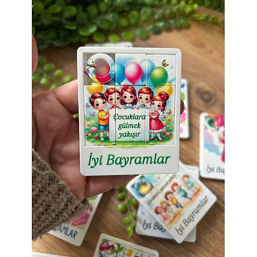 �ocuklar ��in E�itici Bayram Temal� Puzzle - 8 Par�a Yapboz