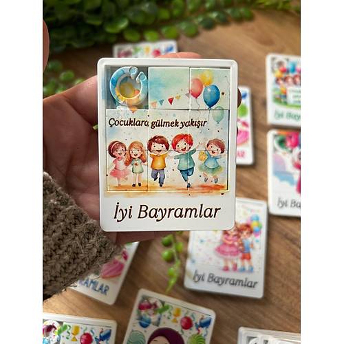 �ocuklar ��in E�itici Bayram Temal� Puzzle - 8 Par�a Yapboz