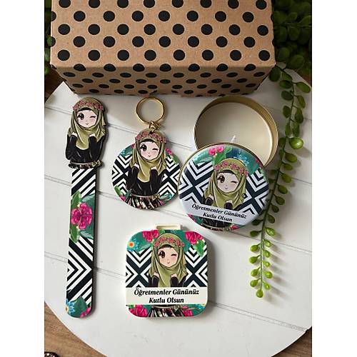 4 l� Tesett�rl� ��retmenler G�n� Seti