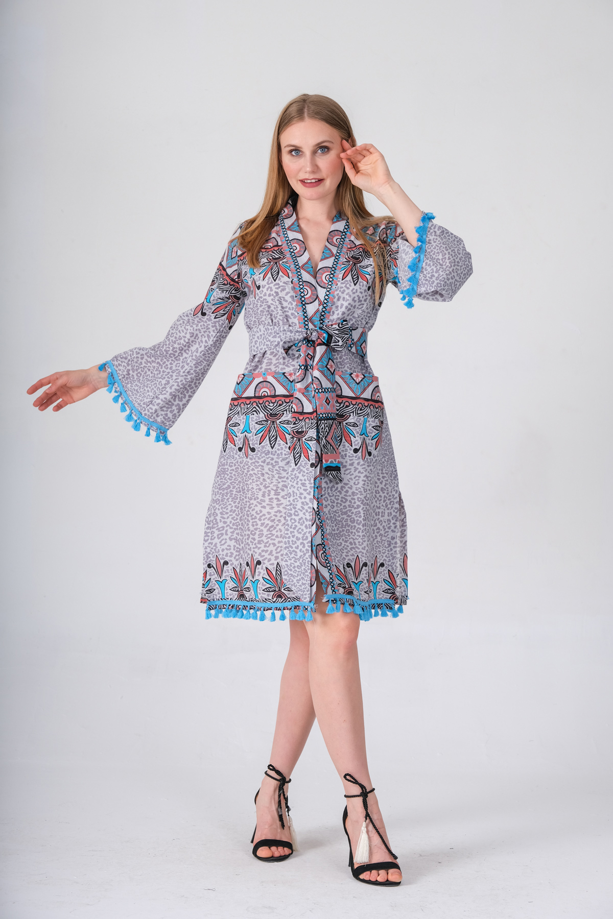 Vual Kumaştan  Pamuklu Kimono  Püskül Detaylı Uzun  Pareo Ve Plaj Elbisesi