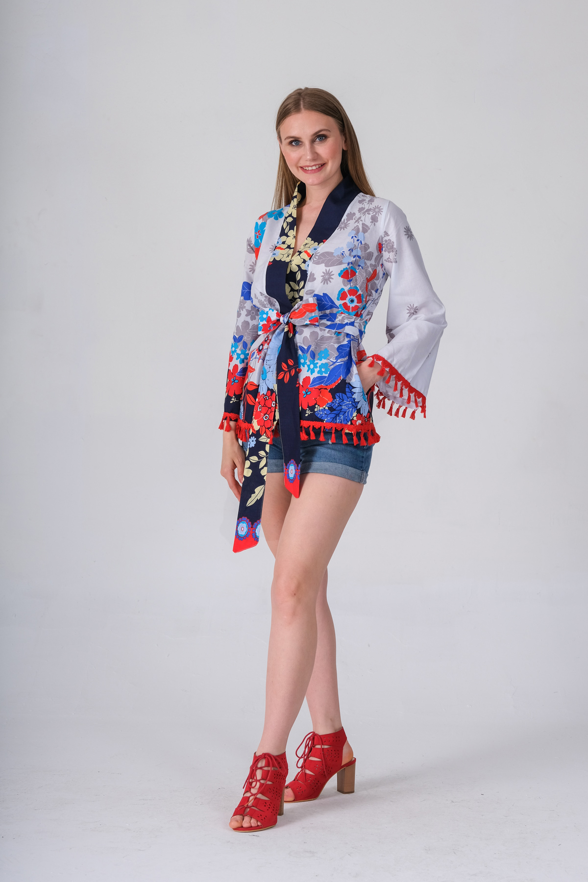 Pamuklu Kumaştan Kimono  Püskül Detaylı Kısa  Pareo Ve Plaj Elbisesi
