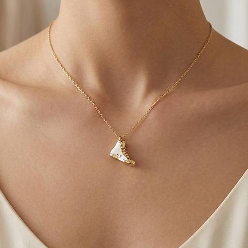 Mineli Beyaz Spor Kolye