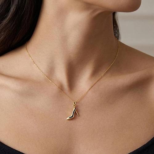 Mineli Mavi Topuklu Kolye