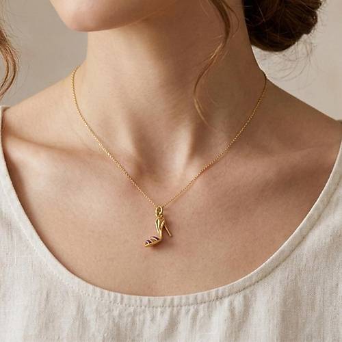 Mineli Mor Topuklu Kolye