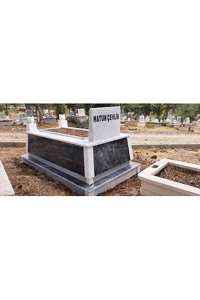 Boğmalı Siyah Beyaz Mermer Mezar