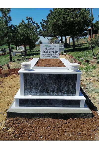 Çift Tabanlı Siyah Beyaz Mermer Mezar
