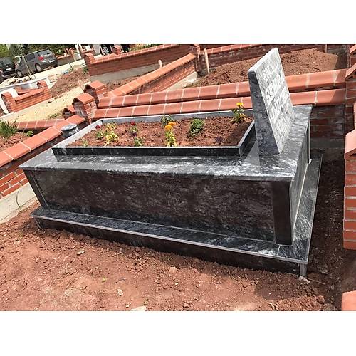 Mula Siyah Mermer Mezar