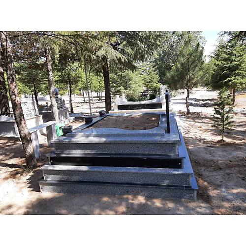 2 Kiilik Gri Siyah Granit Kademeli Mezar