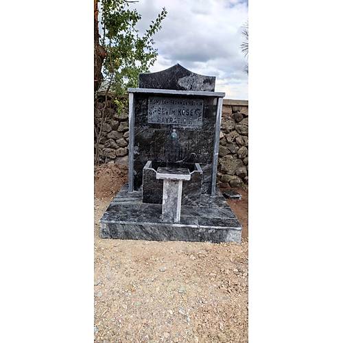 Siyah Mermerden Blok eme Hayrat