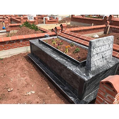 Mula Siyah Mermer Mezar