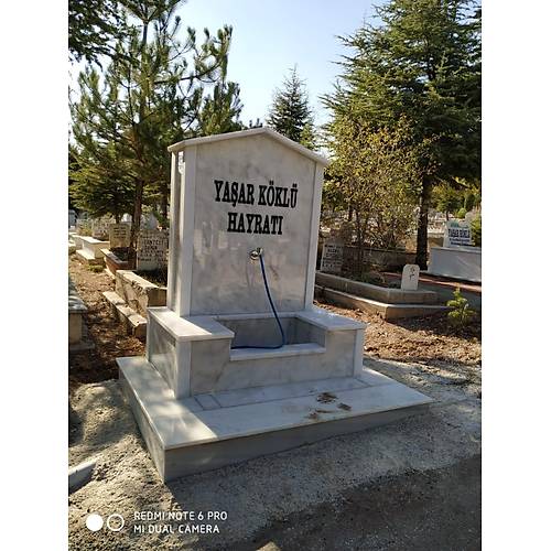 Beyaz mermerden Hayrat eme Yapm