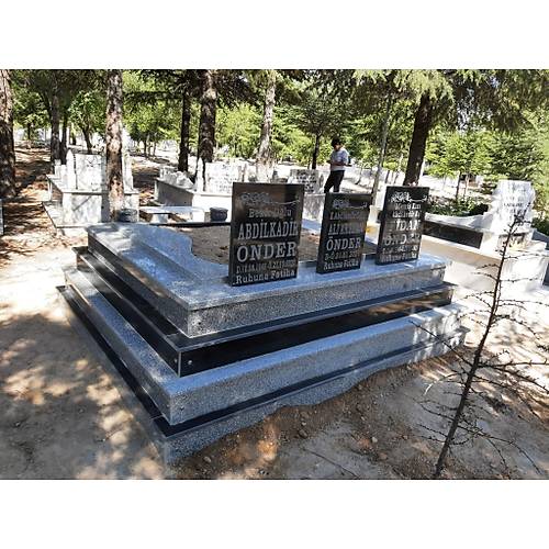 2 Kiilik Gri Siyah Granit Kademeli Mezar