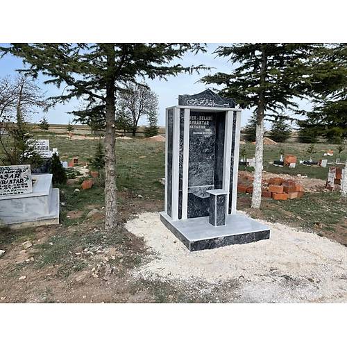 Siyah ve Beyaz Mermerden Direkli Hayrat eme