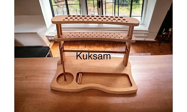 Elite T�� Stand�