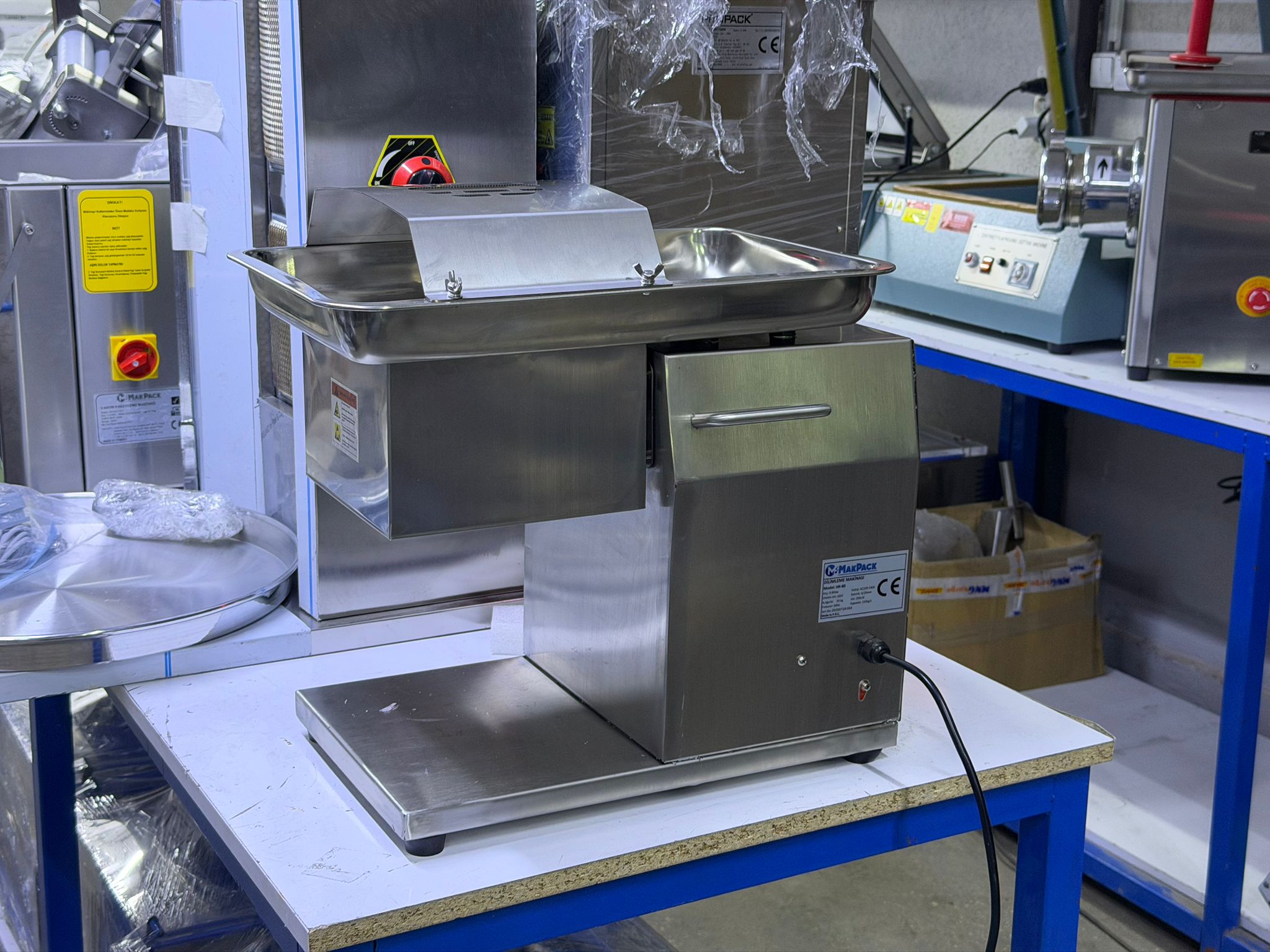 Makpack Tantuni Eti ve Julyen Kesim Doğrama Makinesi 6 Mm 220 V AKHR-8060