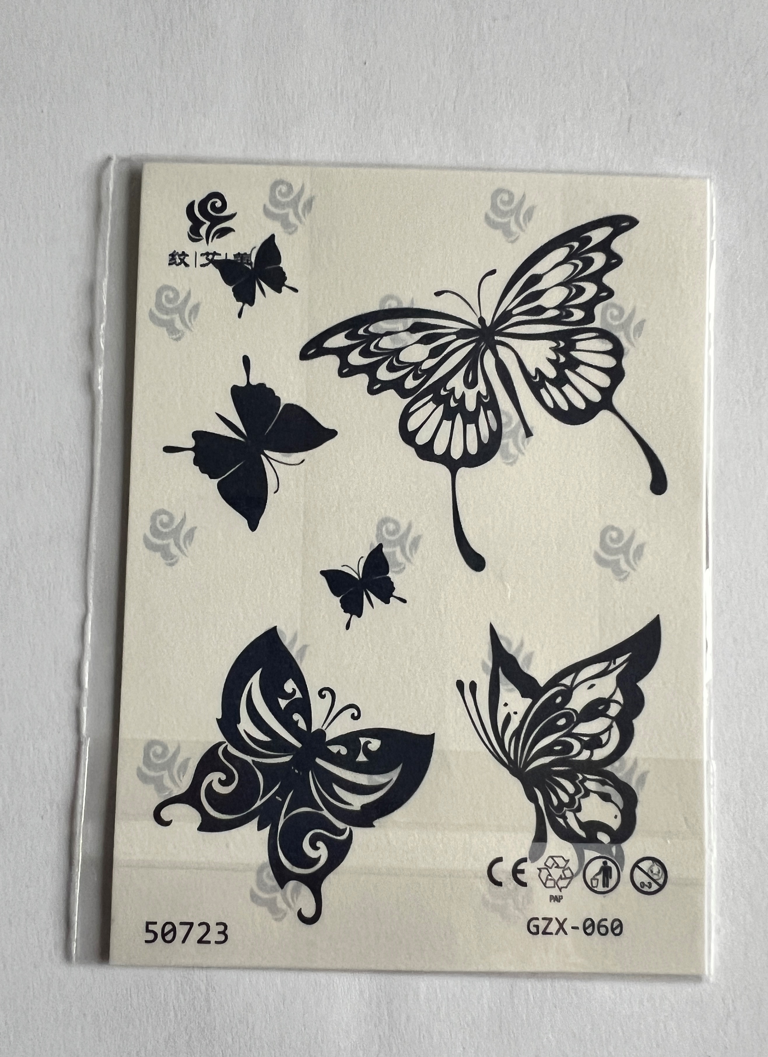 Kelebekler Yarı Kalıcı Geçici Dövme Sonradan Kararan 1 Aylık Dövme 11x8 cm