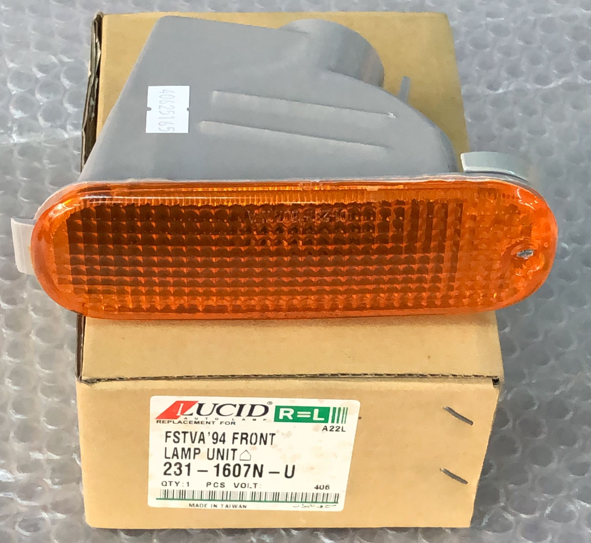 FORD FESTİVA,KİA PRİDE TAMPON SİNYALİ 1994- SAĞ+SOL TAKIM